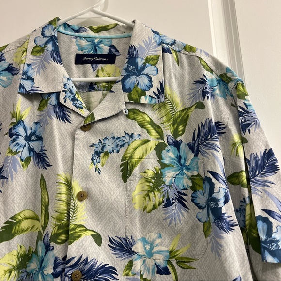 Tommy Bahama Mens 100 Silk Tropical Floral Short Sleeve Button Shirt Gray Sz XL - Picture 2 of 5